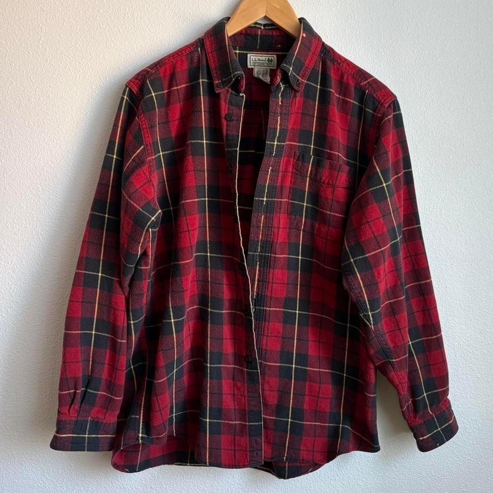 LL Bean Mens Red Black Plaid Flannel Button Down Shirt M Regular
